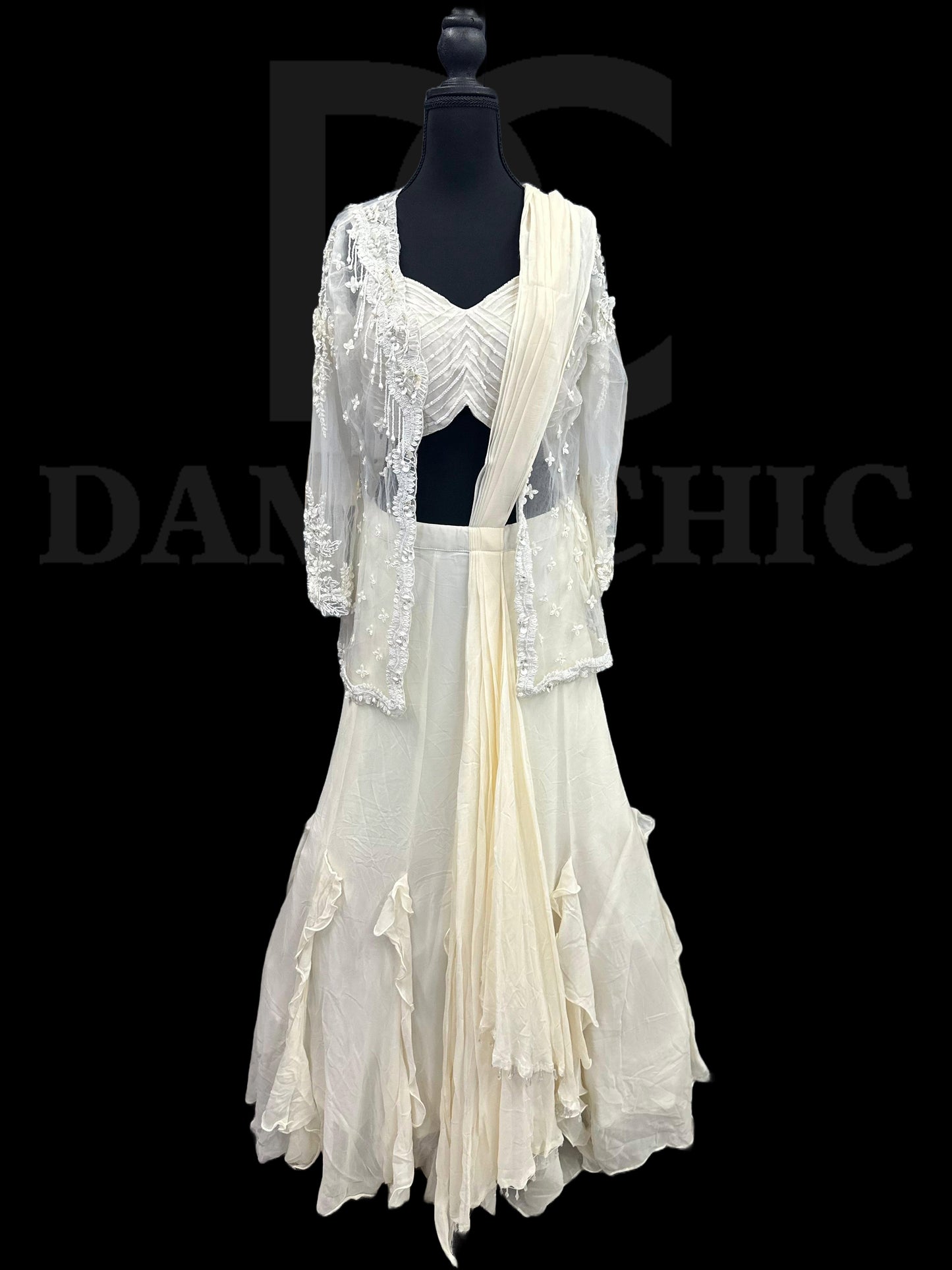 Off-White Lenga Style Dress With A Jacket